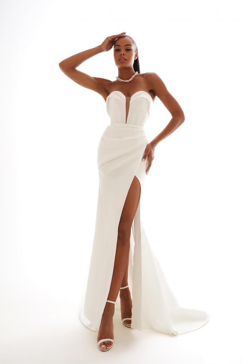 Dress Inspiranta & train Inga Ivory